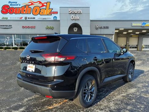 Used 2024 Nissan Rogue S FWD image 3