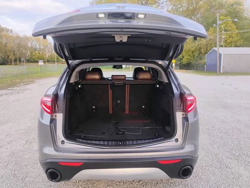 Used 2018 Alfa Romeo Stelvio AWD image 21