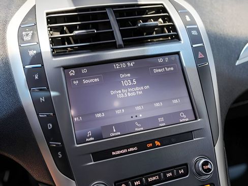Used 2020 Lincoln MKZ FWD image 15