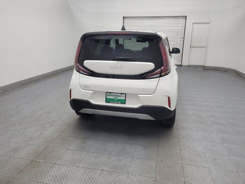Used 2025 Kia Soul LX image 7
