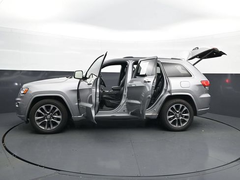 Used 2017 Jeep Grand Cherokee Overland AWD/4WD image 50