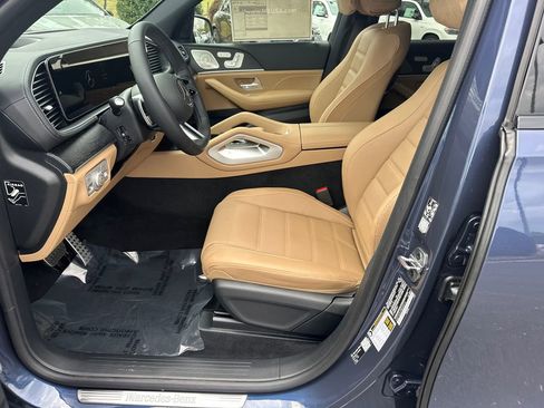 New 2026 Mercedes-Benz GLS 450 4MATIC image 9