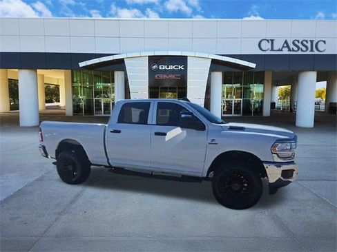 Used 2024 RAM 2500 Tradesman w/ Chrome Appearance Group image 9