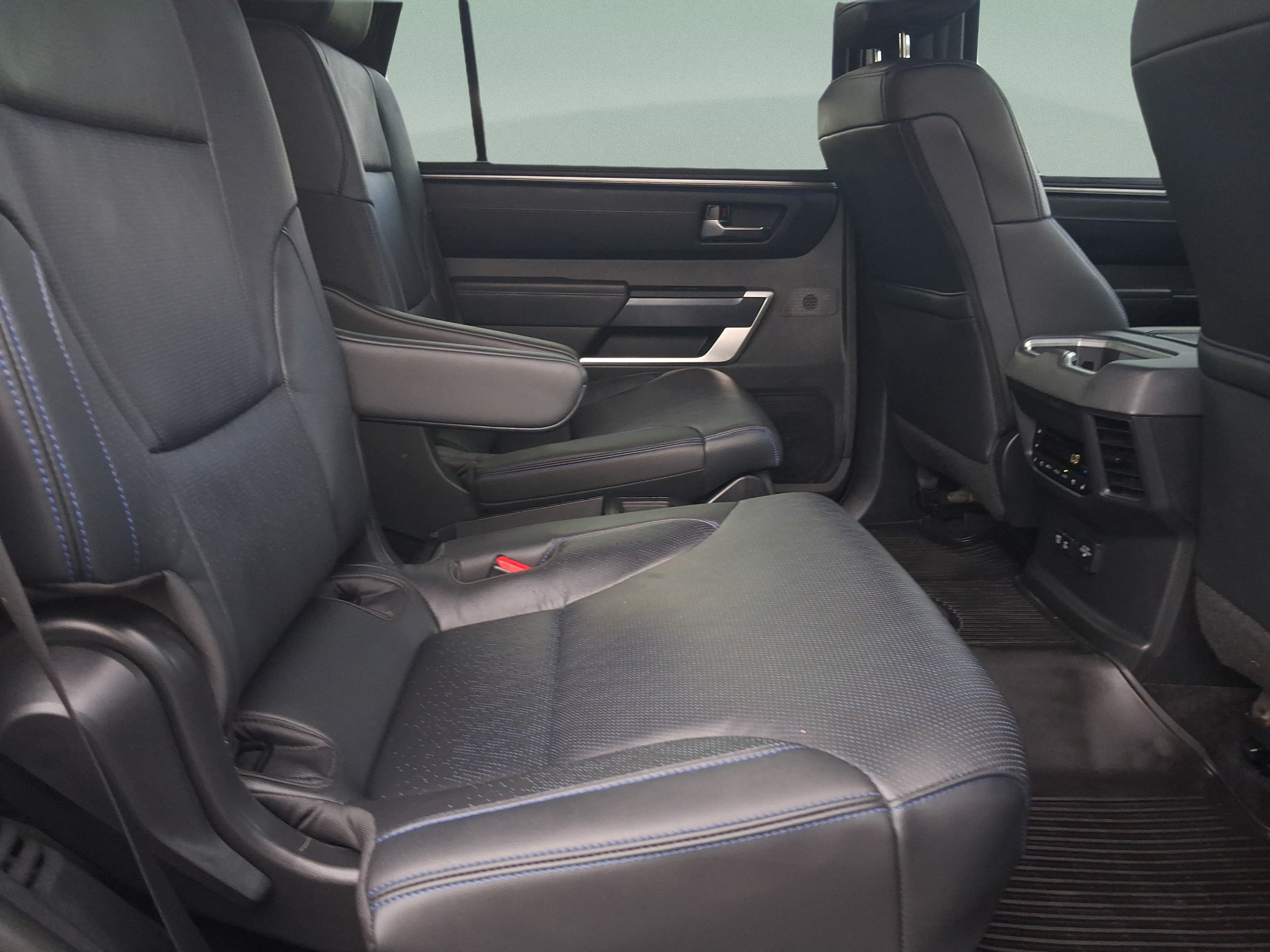 Used 2024 Toyota Sequoia Platinum RWD image 31