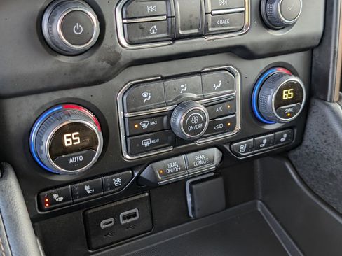 Used 2024 Chevrolet Tahoe High Country image 30