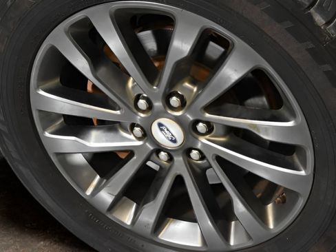 Used 2021 Ford Expedition Limited image 6