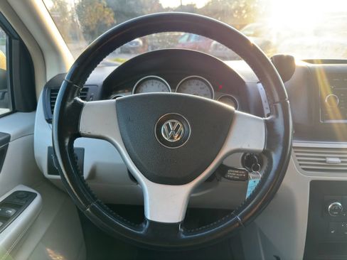 Used 2009 Volkswagen Routan SEL image 20