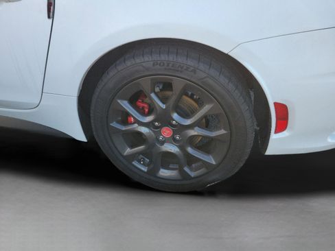 Used 2017 FIAT 124 Spider Abarth image 27