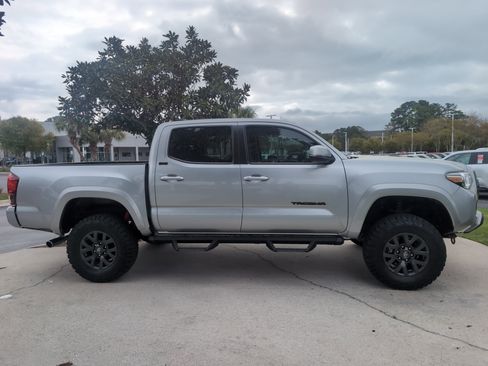 Certified 2023 Toyota Tacoma SR5 w/ Technology Package image 11