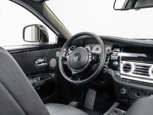 Used 2011 Rolls-Royce Ghost image 64