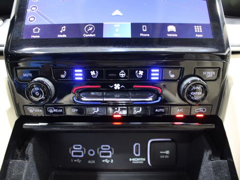 Used 2022 Jeep Grand Cherokee L Limited w/ Luxury Tech Group II AWD/4WD image 18