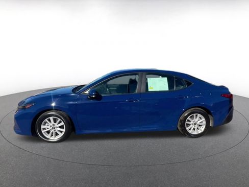 Used 2025 Toyota Camry LE image 9