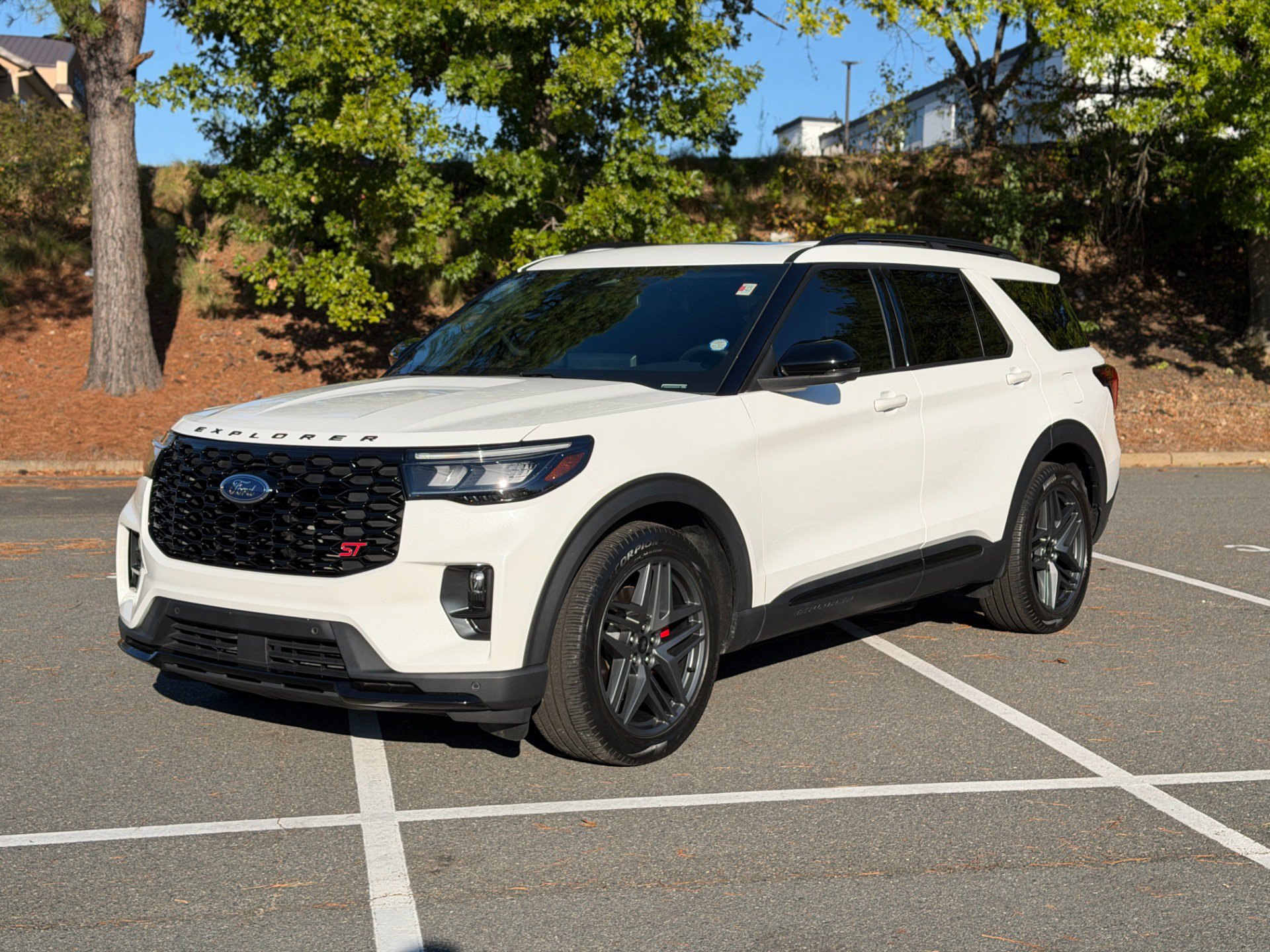 Used 2025 Ford Explorer ST AWD/4WD image 4