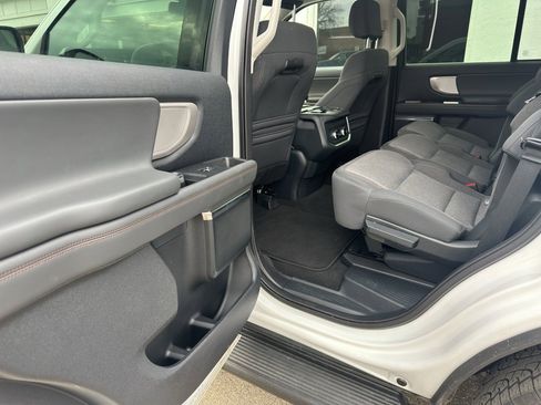 Used 2025 Ford Expedition Active image 17