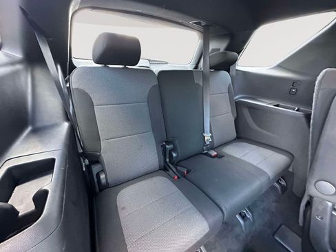 Used 2023 Chevrolet Traverse LT FWD image 33