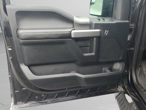 Used 2017 Ford F150 XLT w/ Equipment Group 302A Luxury AWD/4WD image 18