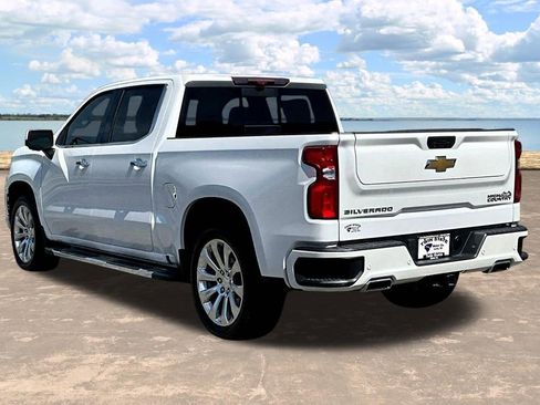 Used 2022 Chevrolet Silverado 1500 High Country w/ Technology Package image 5