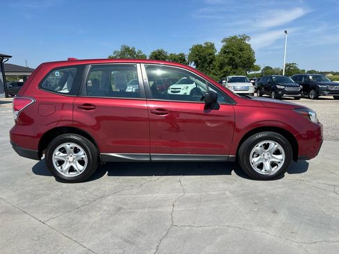 Used 2017 Subaru Forester 2.5i AWD/4WD image 3