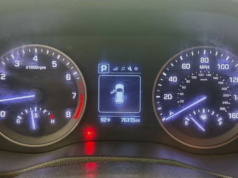 Used 2016 Hyundai Tucson SE w/ Option Group 02 FWD image 16