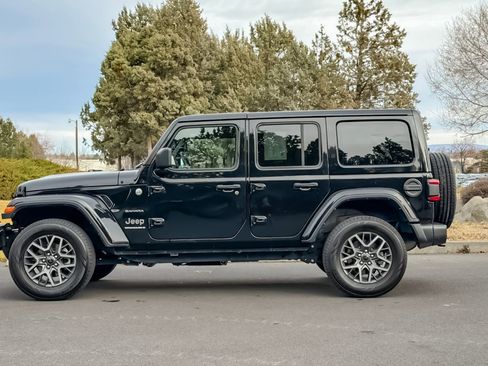 Used 2024 Jeep Wrangler Sahara image 8