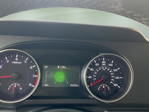 Used 2024 Kia Carnival LX image 19