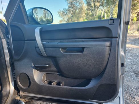 Used 2013 Chevrolet Silverado 1500 LT image 21