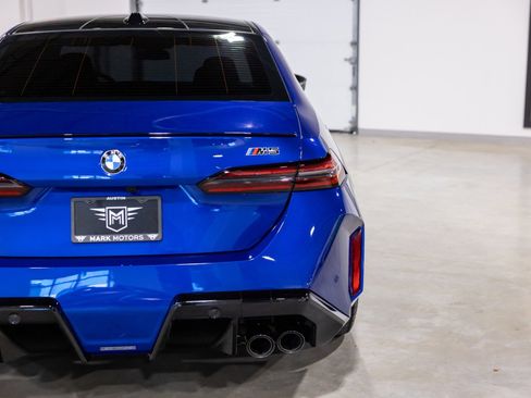 Used 2025 BMW M5 w/ Executive Package image 13
