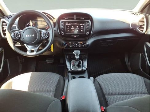 Used 2022 Kia Soul LX w/ Technology Package FWD image 14