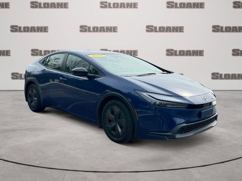 Used 2024 Toyota Prius LE image 7