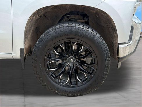 Used 2019 Chevrolet Silverado 1500 LT w/ Texas Edition AWD/4WD image 11