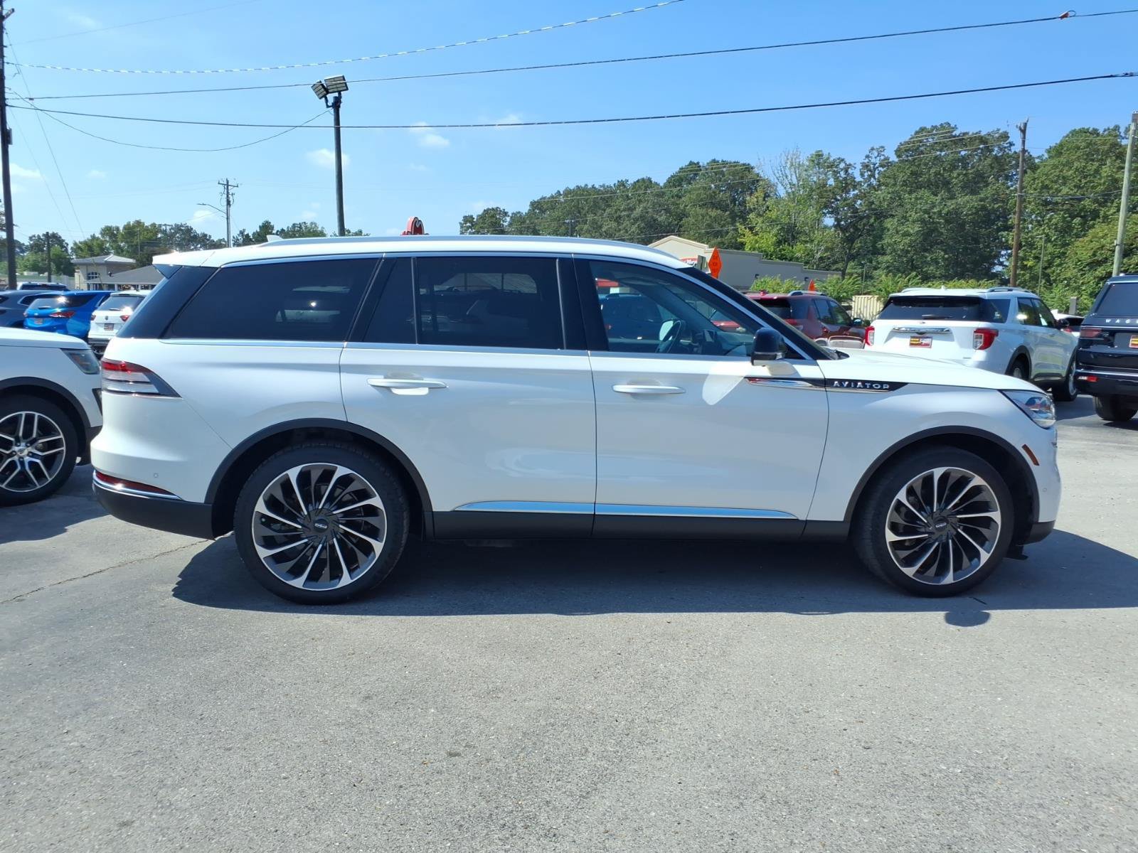 Used 2020 Lincoln Aviator Reserve w/ Equipment Group 202A AWD/4WD image 5