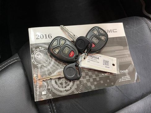 Used 2016 GMC Acadia SLT w/ Open Road Package image 7