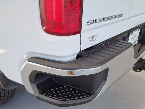 Used 2024 Chevrolet Silverado 2500 LT image 33