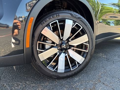 New 2025 Mitsubishi Outlander SE image 2