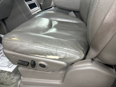 Used 2004 Chevrolet Tahoe Z71 w/ Z71 Preferred Equipment Group AWD/4WD image 34