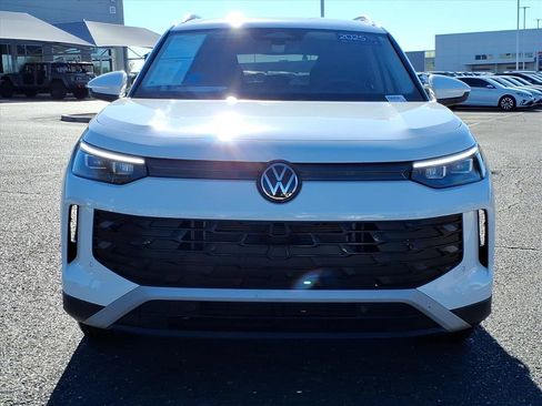 Certified 2025 Volkswagen Tiguan S image 2