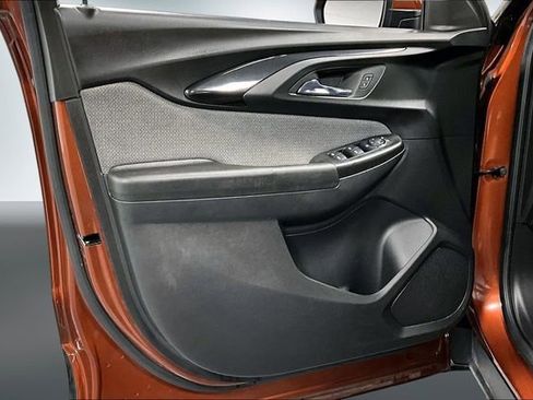 Used 2021 Chevrolet TrailBlazer LT image 19