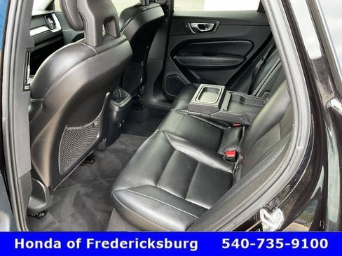 Used 2018 Volvo XC60 T6 Momentum w/ Advanced Package AWD/4WD image 33