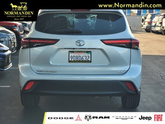 Used 2022 Toyota Highlander XLE FWD image 4