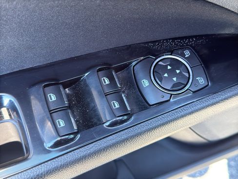 Used 2015 Ford Fusion SE w/ Equipment Group 201A FWD image 12