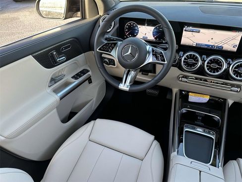 New 2025 Mercedes-Benz GLA 250 image 25