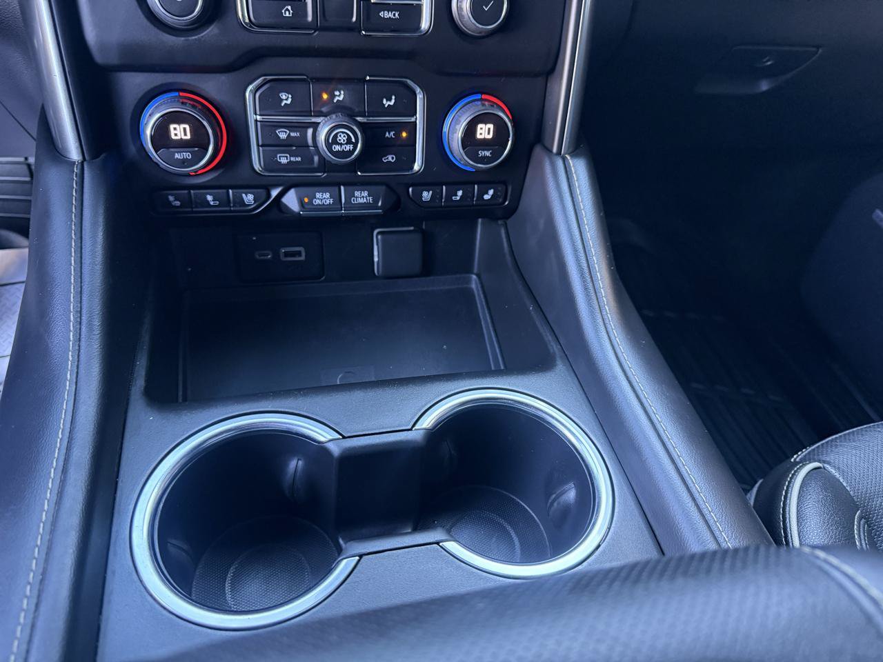 Used 2022 Chevrolet Suburban Premier AWD/4WD image 37