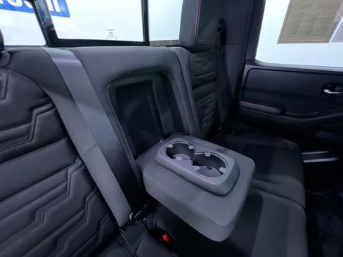 Used 2025 Nissan Frontier PRO-4X w/ Pro Convenience Package AWD/4WD image 39