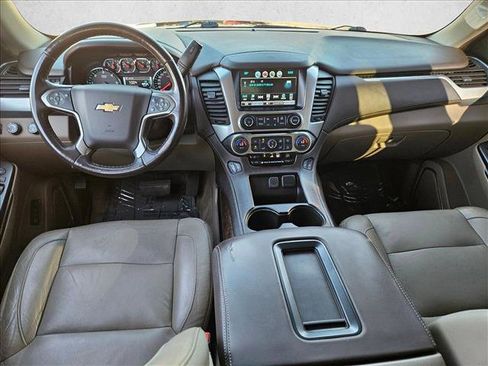 Used 2018 Chevrolet Suburban LT image 16