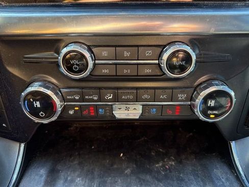 Used 2021 Ford F150 Lariat w/ Equipment Group 502A High image 27