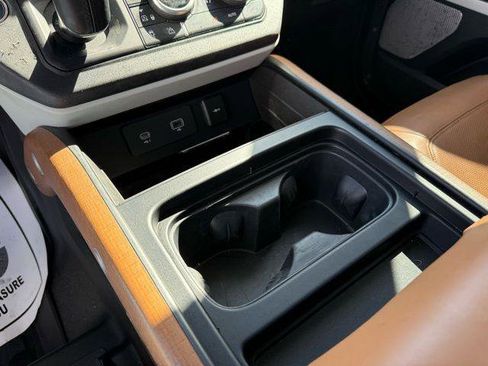 Used 2023 Land Rover Defender 130 First Edition image 51