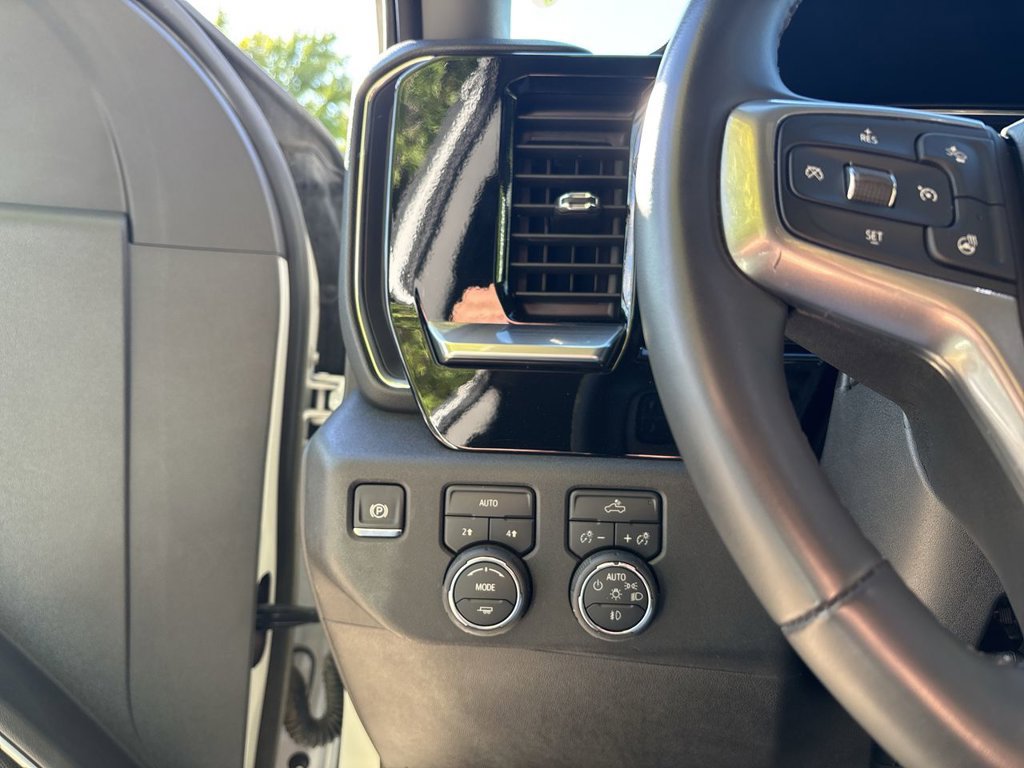 Certified 2026 Chevrolet Silverado 1500 RST AWD/4WD image 22