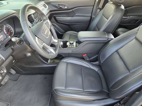 Used 2023 GMC Acadia SLT w/ Preferred Package FWD image 9