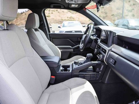 Certified 2025 Toyota 4Runner SR5 AWD/4WD image 19