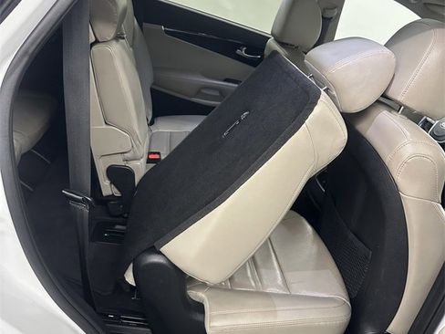 Used 2020 Kia Sorento EX image 32